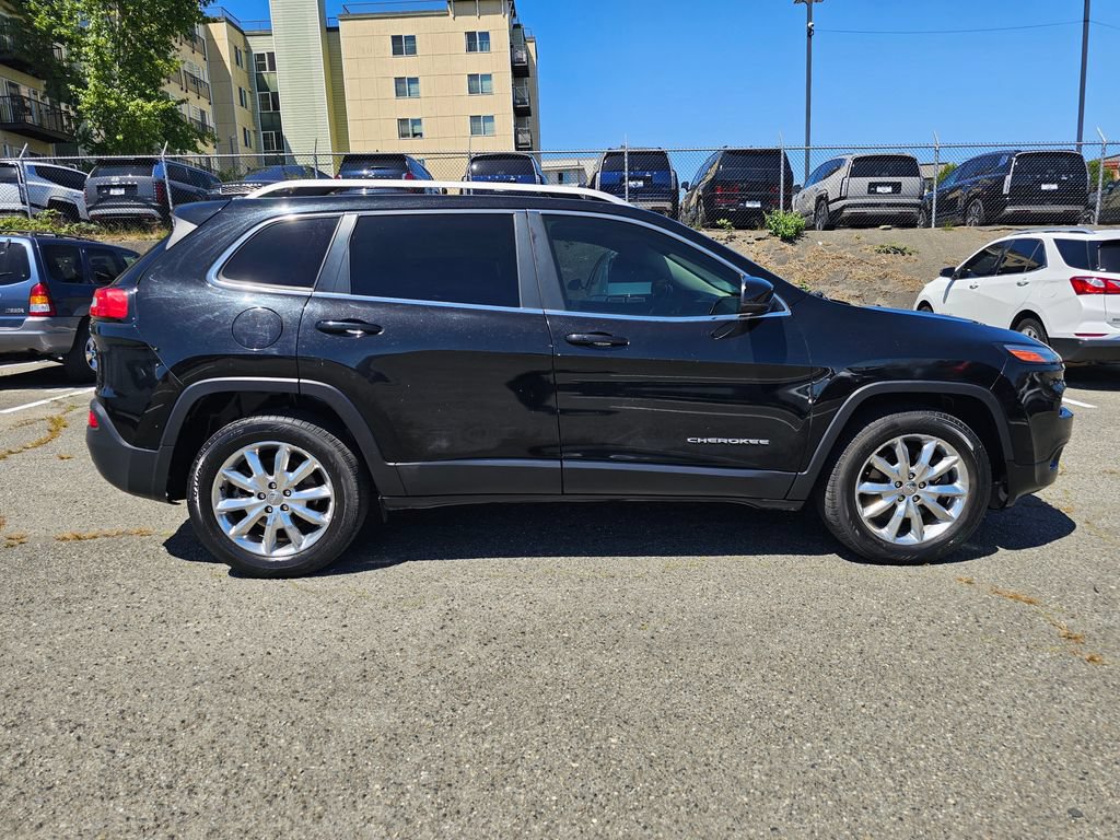 Used 2017 Jeep Cherokee Limited AWD/4WD image 9