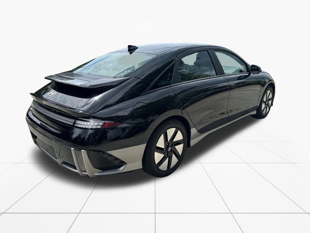 Used 2024 Hyundai Ioniq 6 SE RWD image 8