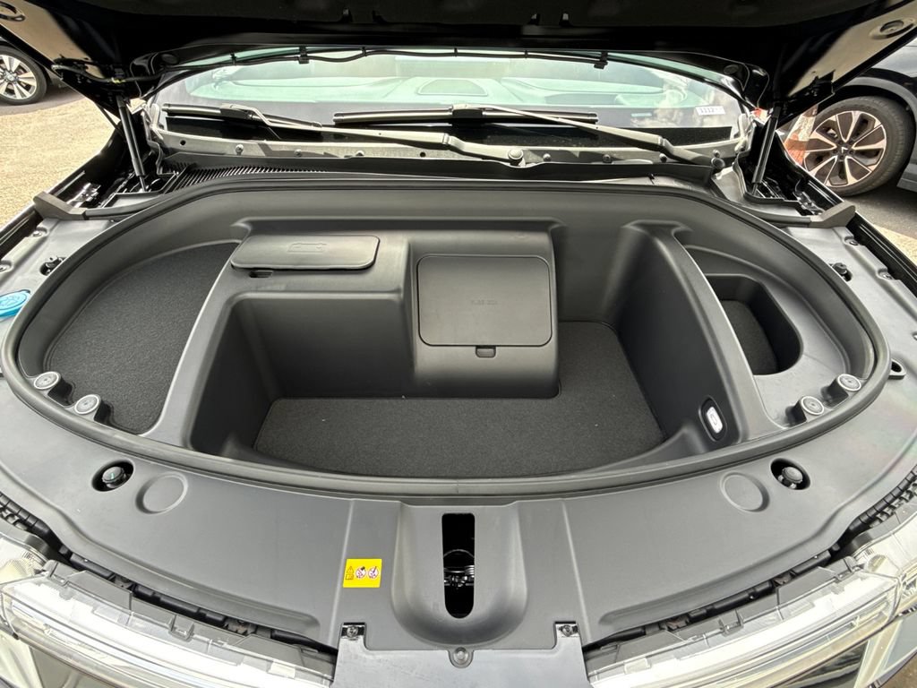New 2025 VinFast VF 8 Plus AWD/4WD image 8