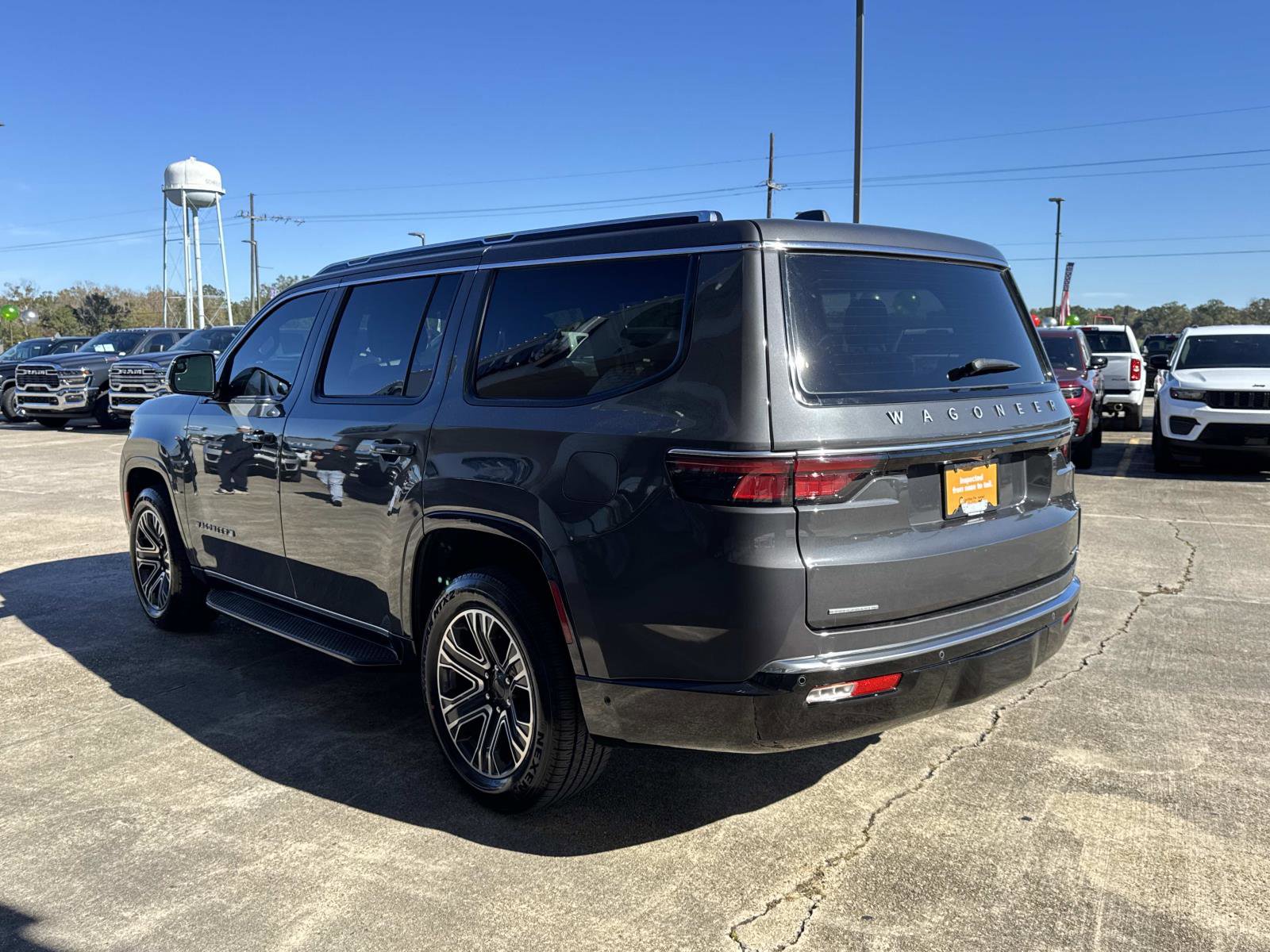 Used 2022 Jeep Wagoneer Series III w/ Convenience Group I image 5