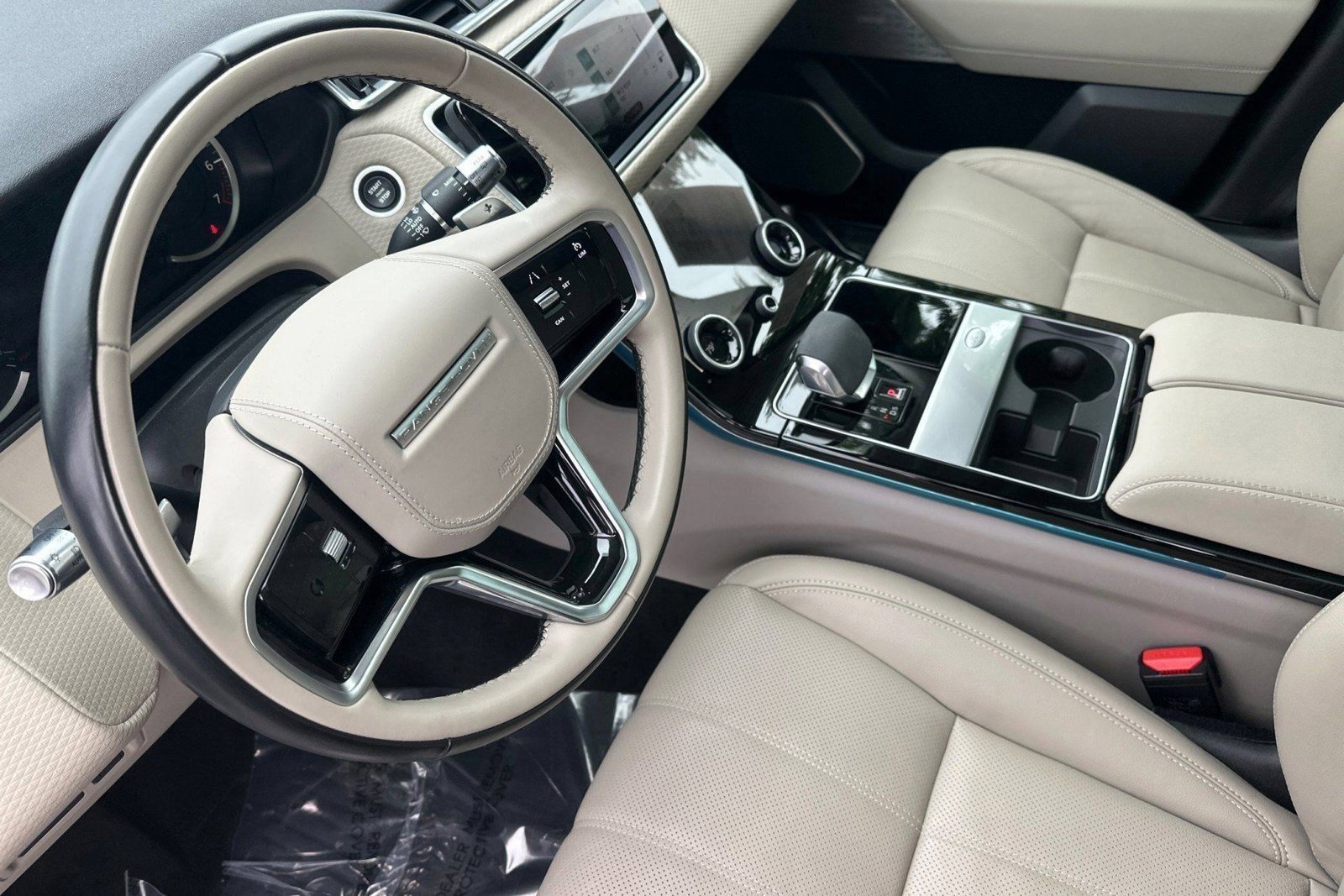 Certified 2022 Land Rover Range Rover Velar R-Dynamic S AWD/4WD image 18