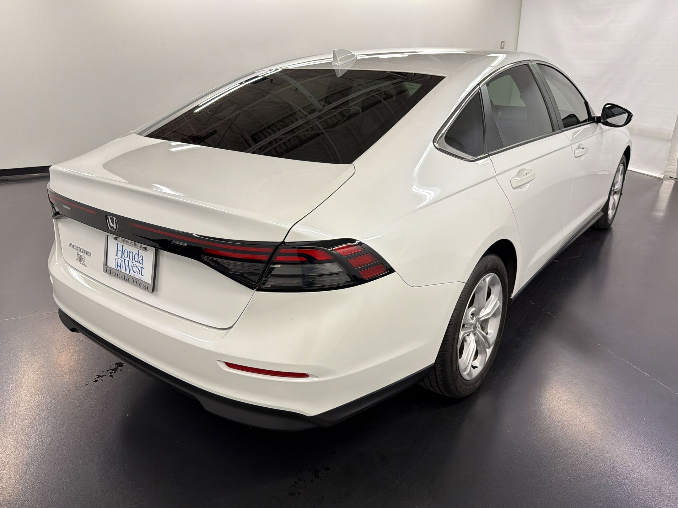 Certified 2024 Honda Accord LX image 9