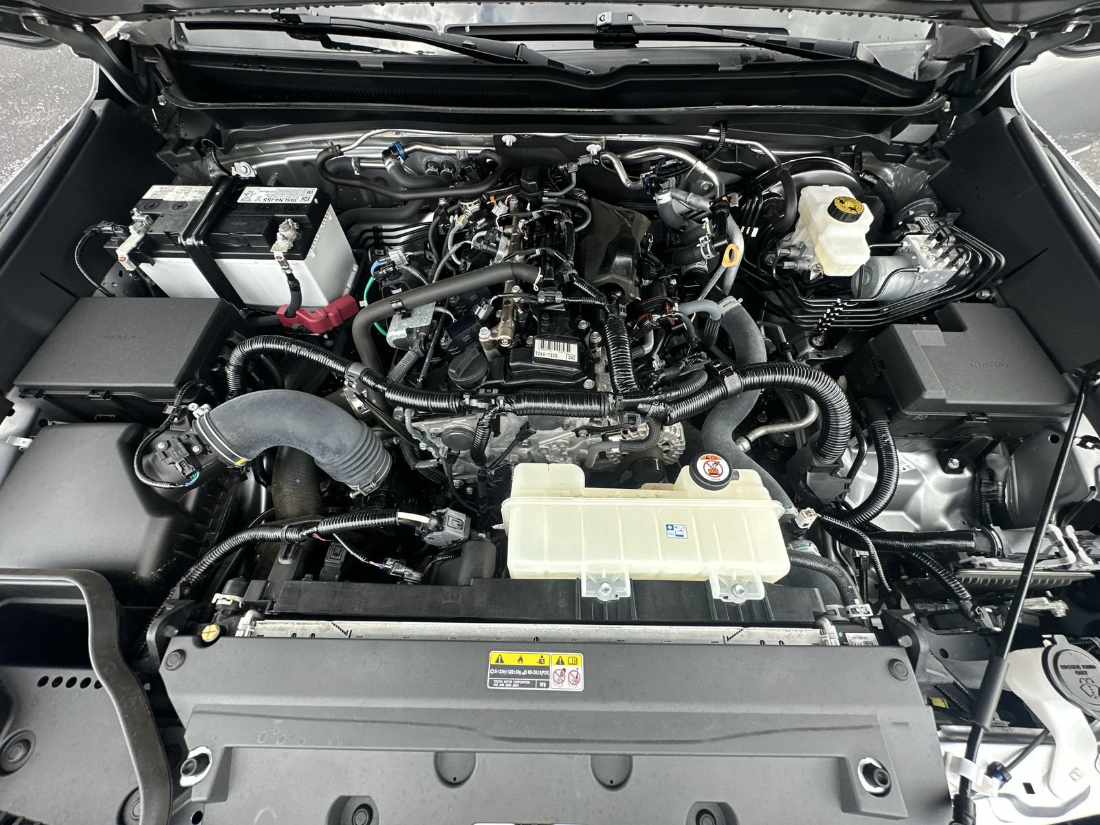 Used 2024 Toyota Tacoma SR5 w/ SR5 Upgrade Package RWD image 33