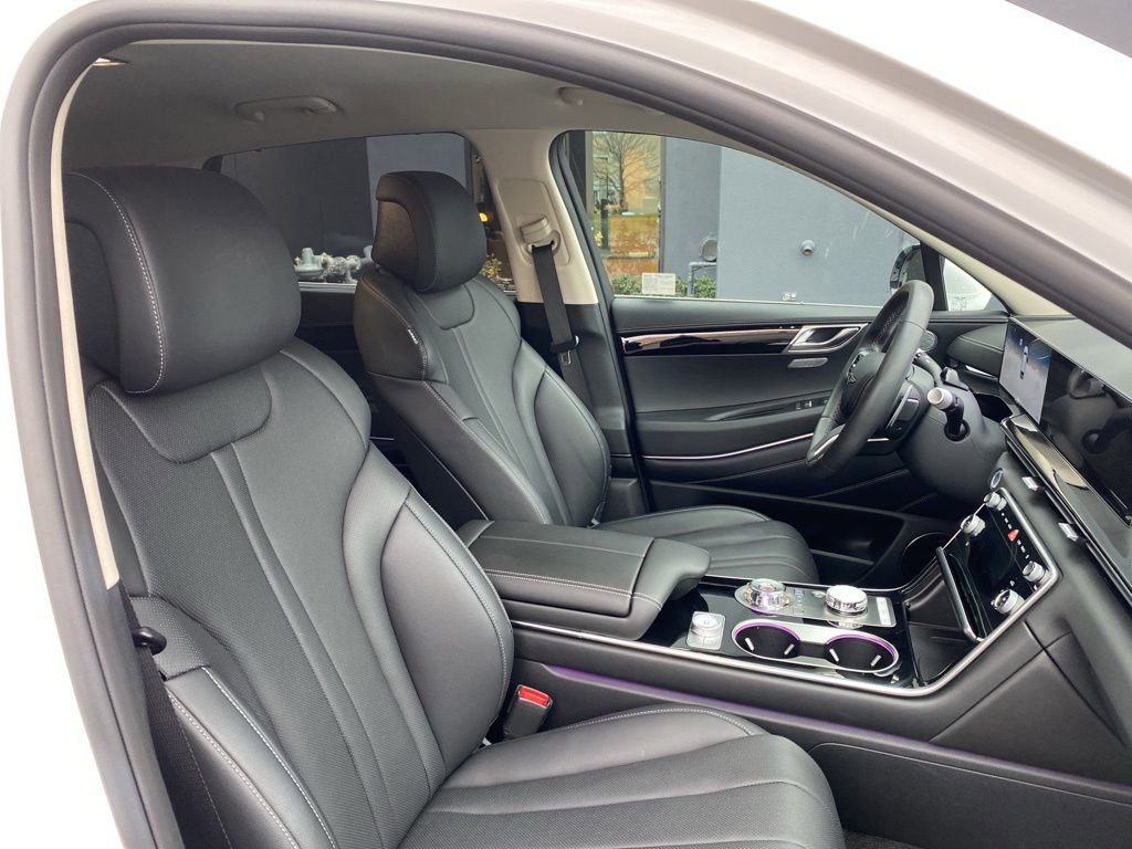 Certified 2025 Genesis GV80 2.5T image 13