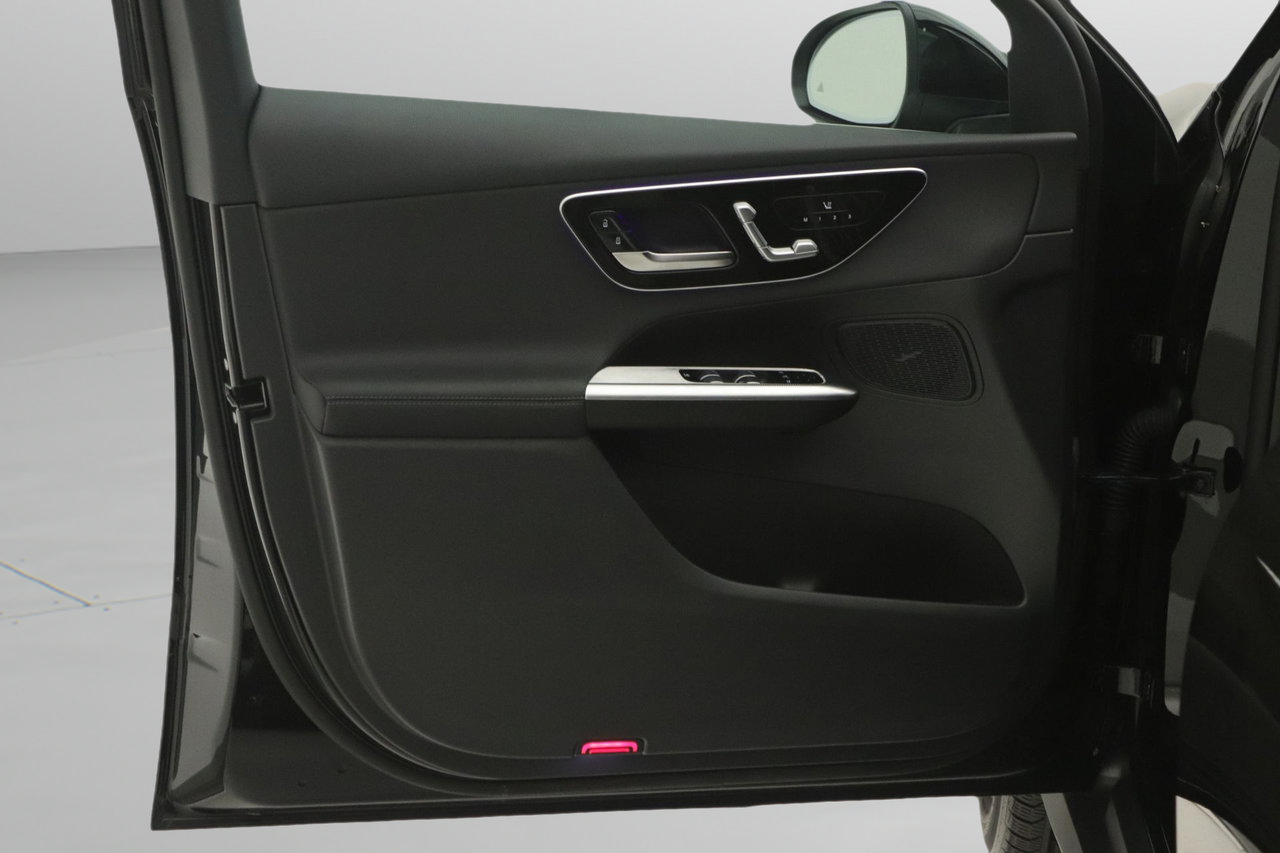 Certified 2025 Mercedes-Benz GLC 350e 4MATIC image 17