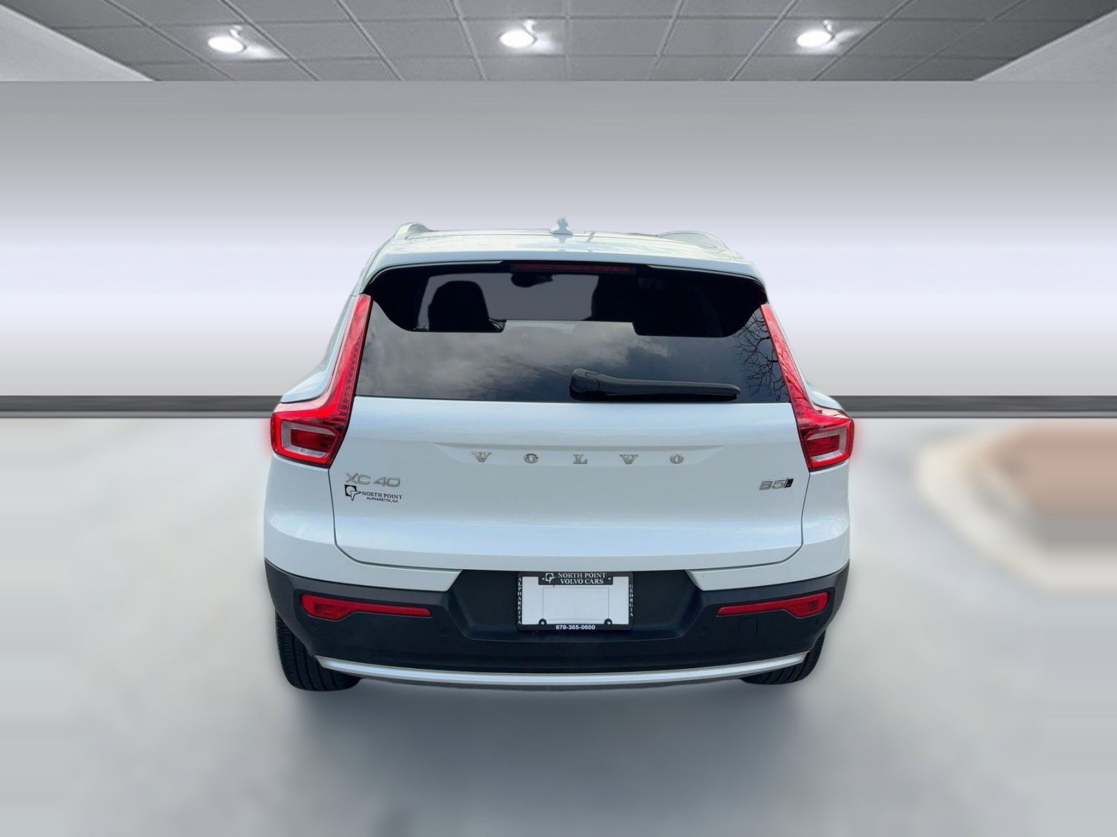 Used 2023 Volvo XC40 B5 Plus w/ Protection Package Premier image 10