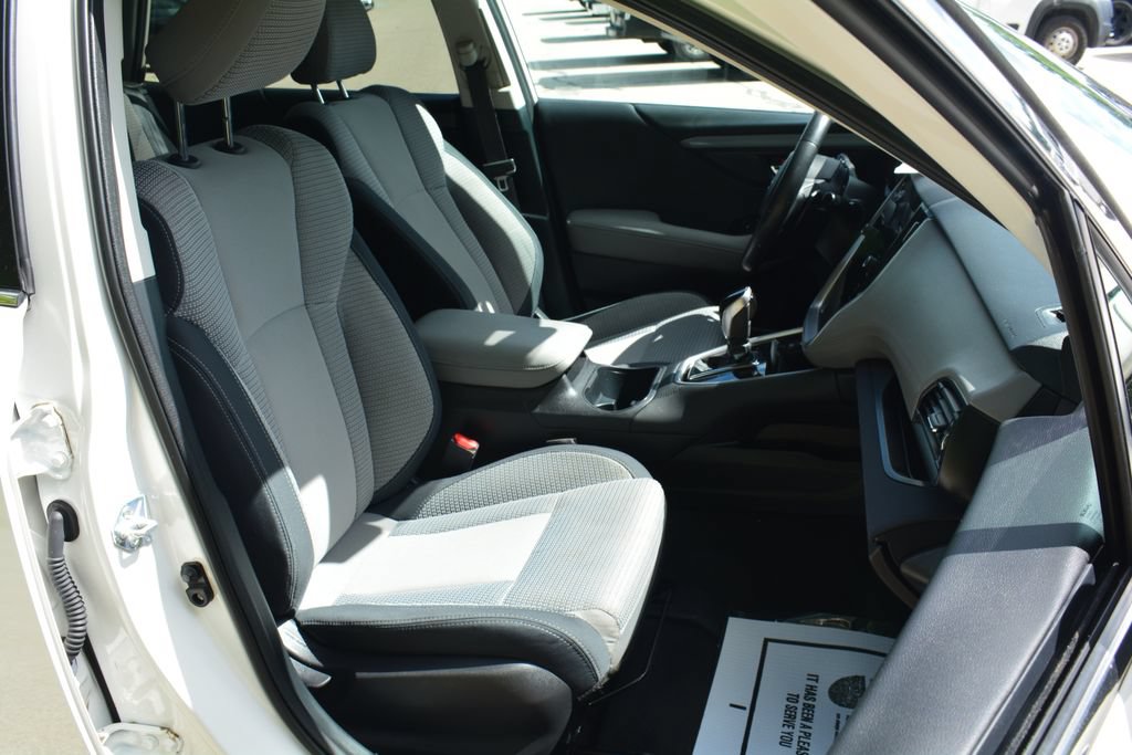Used 2023 Subaru Outback Premium AWD/4WD image 18