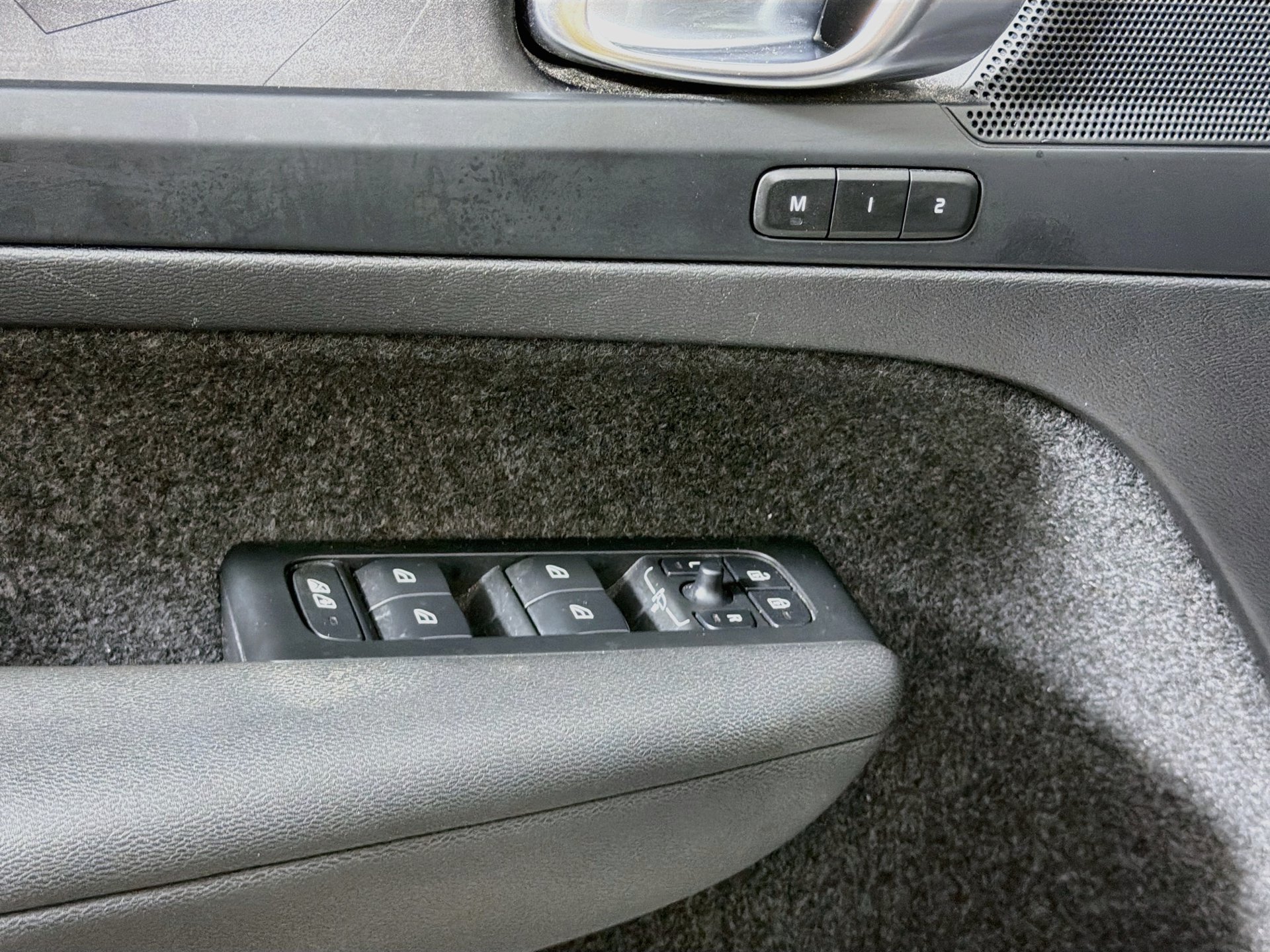 Certified 2023 Volvo C40 Recharge Core AWD/4WD image 19