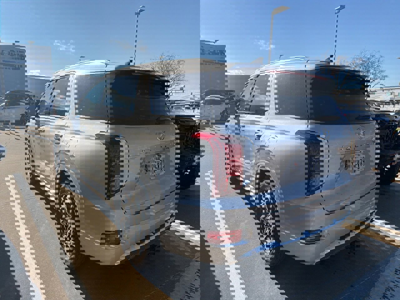 Used 2021 Hyundai Palisade Calligraphy image 2