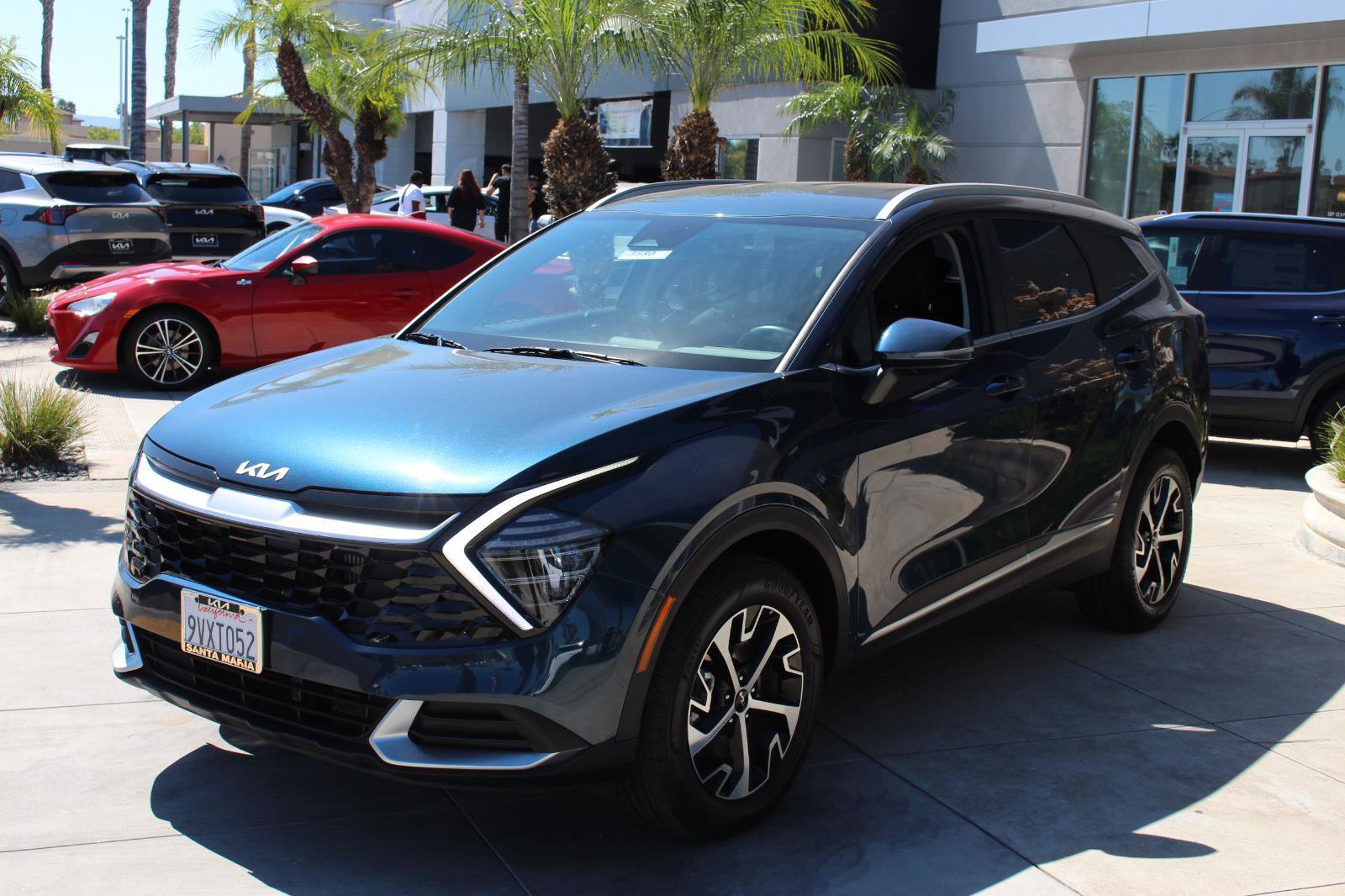 Used 2025 Kia Sportage EX image 5