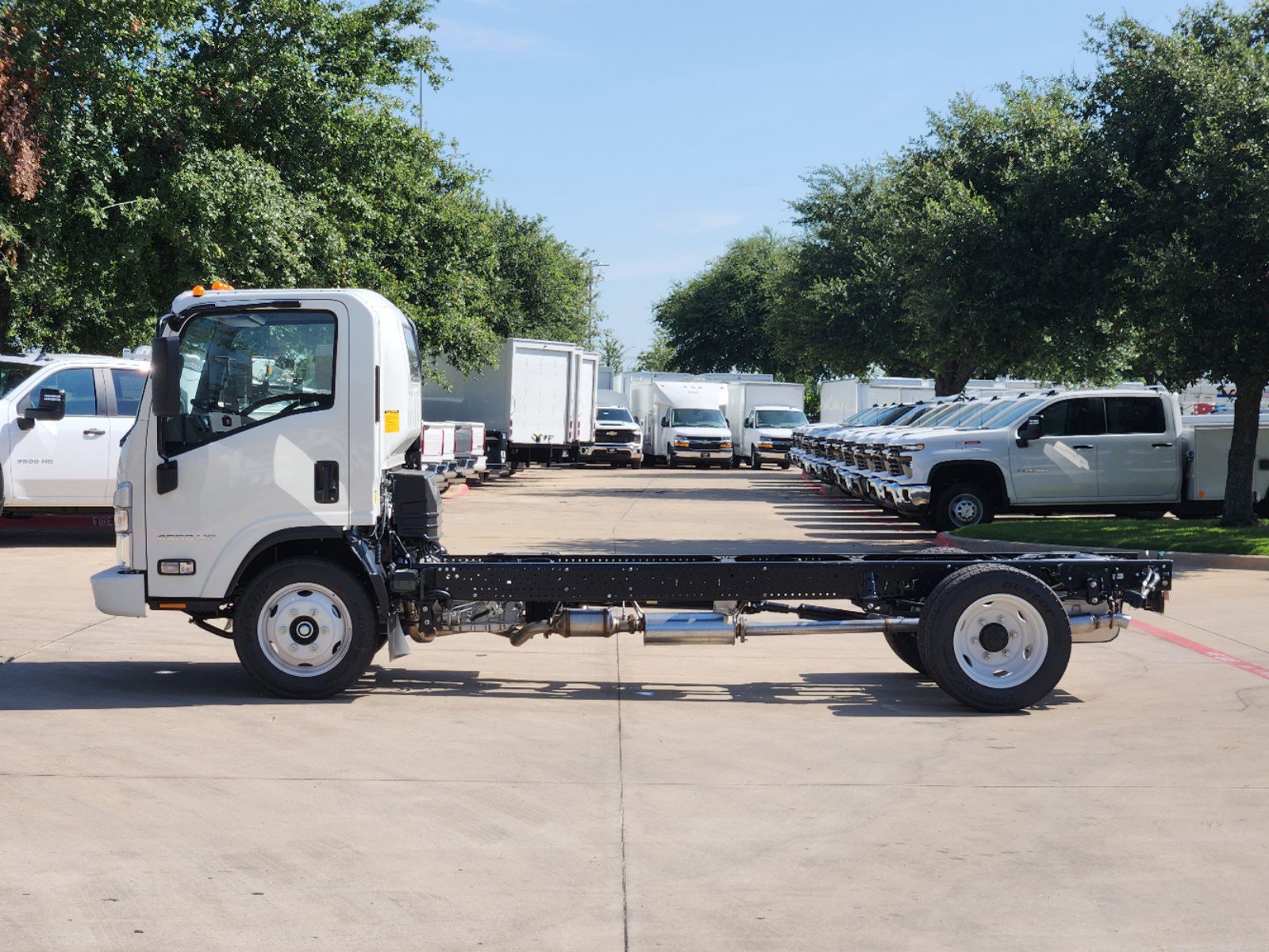 New 2025 Chevrolet Low Cab Forward image 10