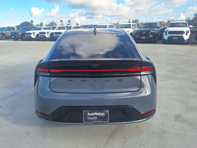 Used 2025 Toyota Prius XLE image 9