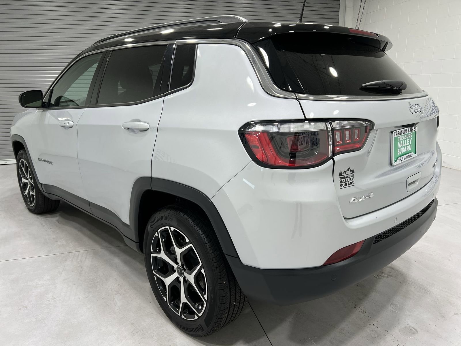 Used 2025 Jeep Compass Limited image 6