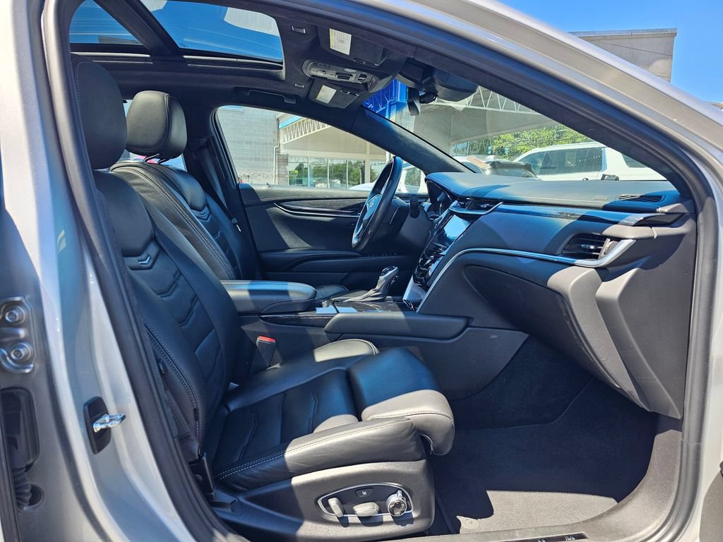 Used 2018 Cadillac XTS Platinum AWD/4WD image 10