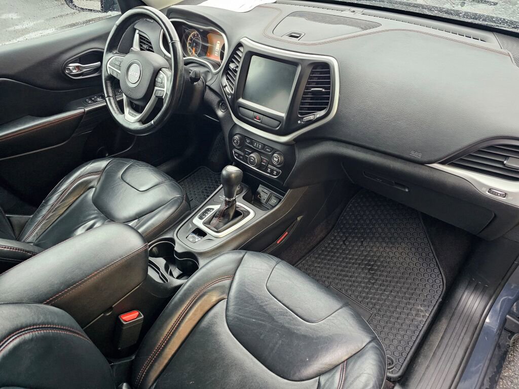 Used 2016 Jeep Cherokee Trailhawk w/ Leather Interior Group image 10