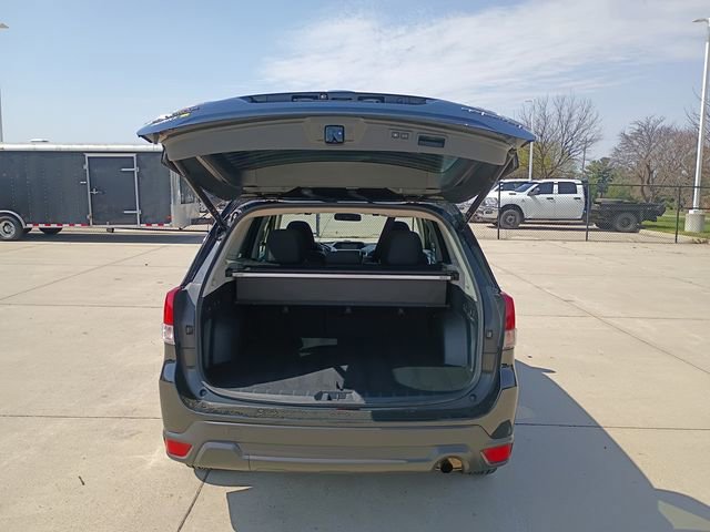 Used 2022 Subaru Forester Premium image 17