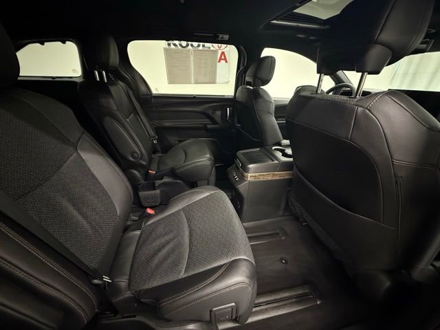 Certified 2025 Toyota Sienna Platinum AWD/4WD image 7