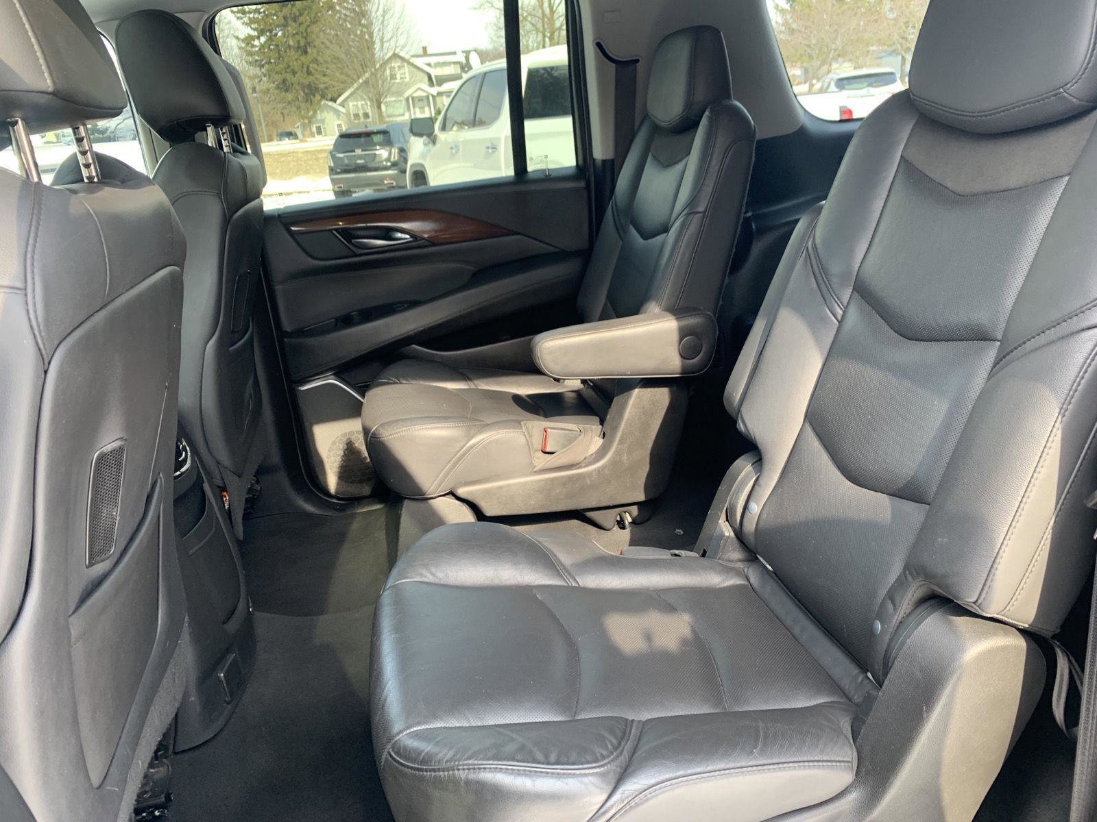 Used 2020 Cadillac Escalade ESV Luxury image 29