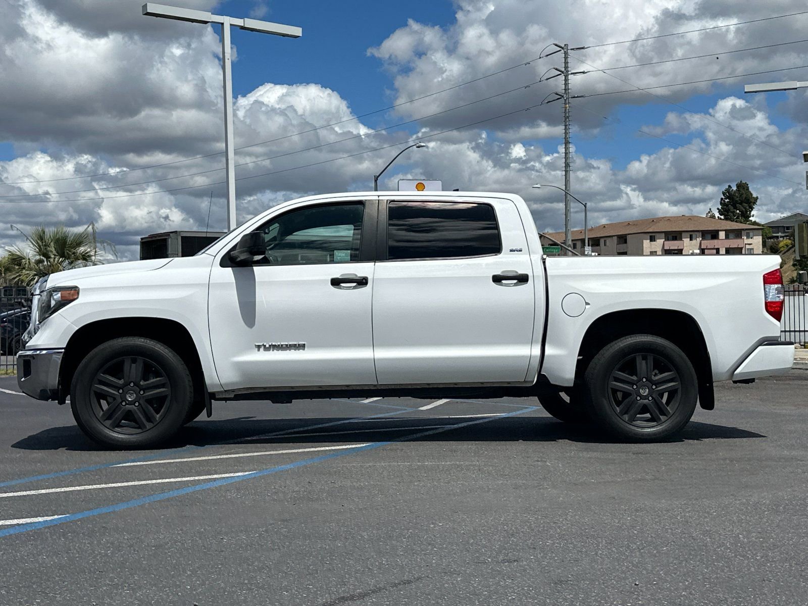 Used 2018 Toyota Tundra SR5 w/ SR5 Upgrade Package RWD image 2