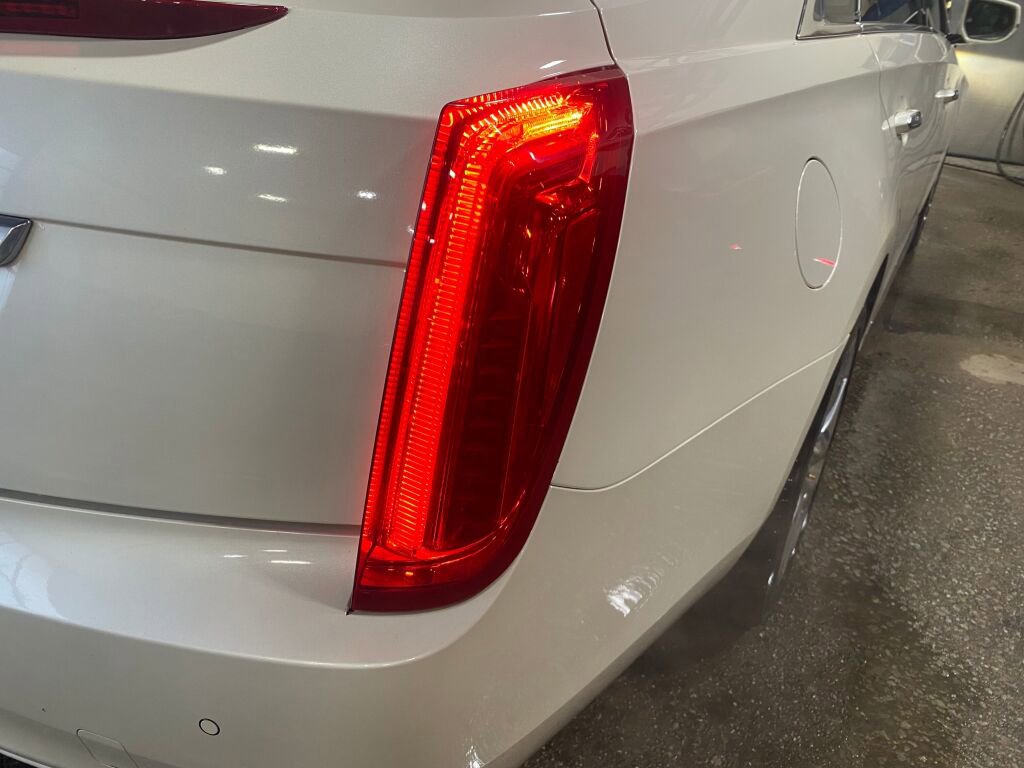 Used 2014 Cadillac XTS Platinum image 21