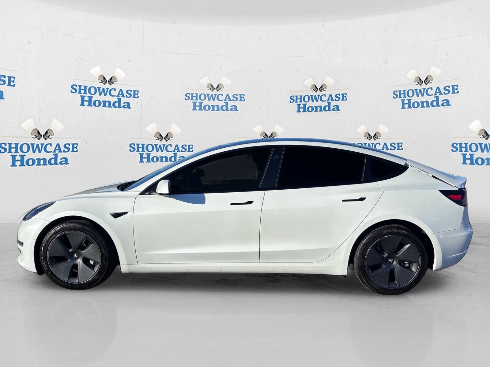 Used 2021 Tesla Model 3 Standard Range RWD image 4