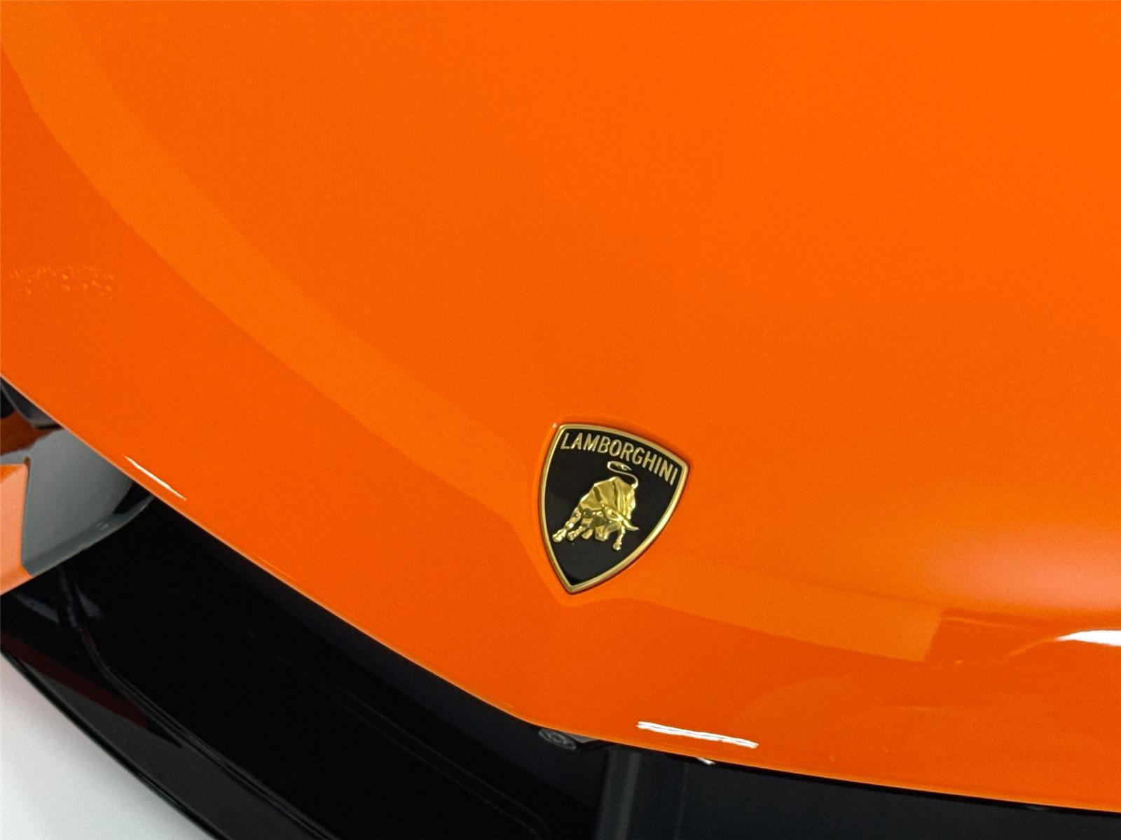 Used 2024 Lamborghini Revuelto image 35