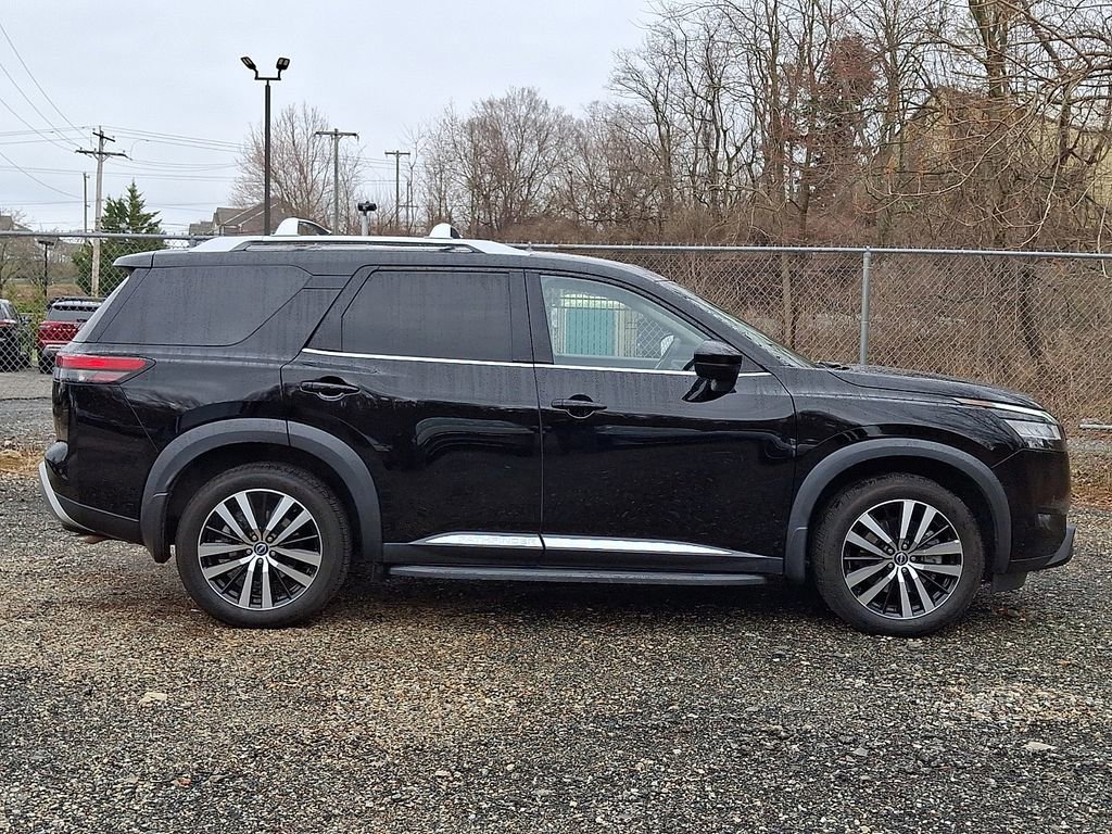Used 2023 Nissan Pathfinder Platinum w/ Lighting Package (N93) image 7