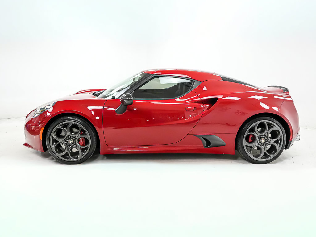 Used 2015 Alfa Romeo 4C Launch Edition w/ Convenience Group RWD image 2
