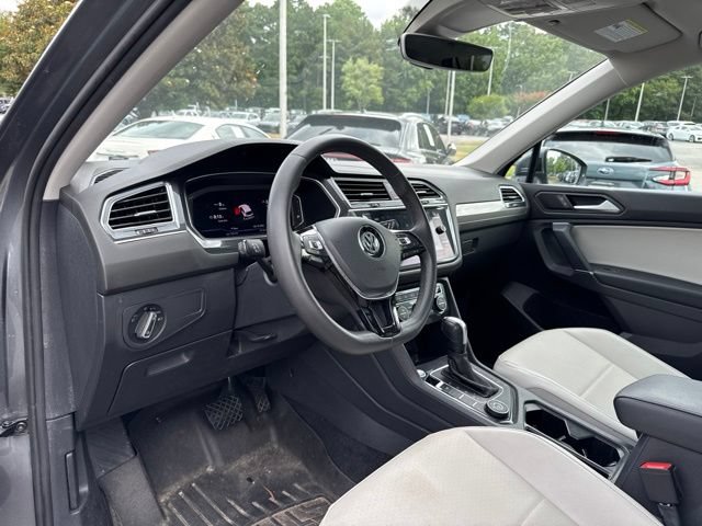Used 2020 Volkswagen Tiguan SEL w/ 3rd Row Seat Package AWD/4WD image 5