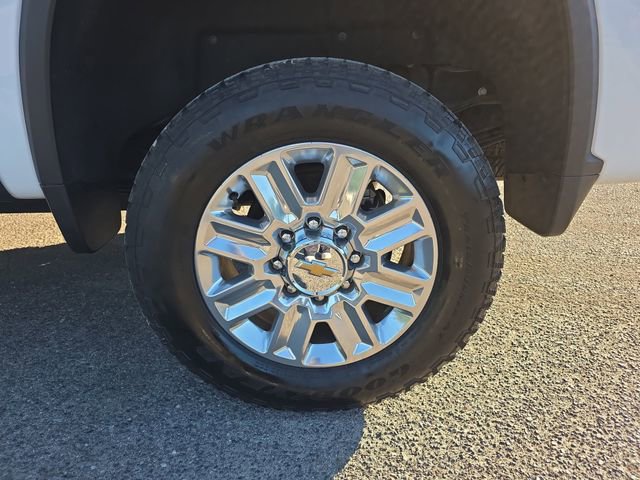 Used 2024 Chevrolet Silverado 2500 High Country w/ High Country Premium Package AWD/4WD image 17