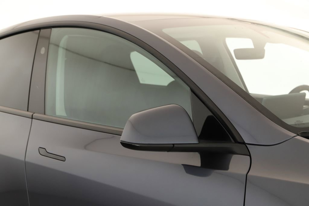 Used 2023 Tesla Model Y Long Range image 37