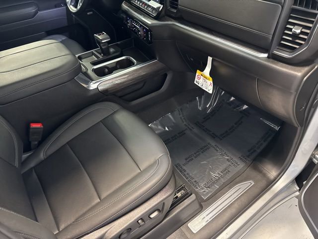 Used 2025 Chevrolet Silverado 1500 LTZ AWD/4WD image 40