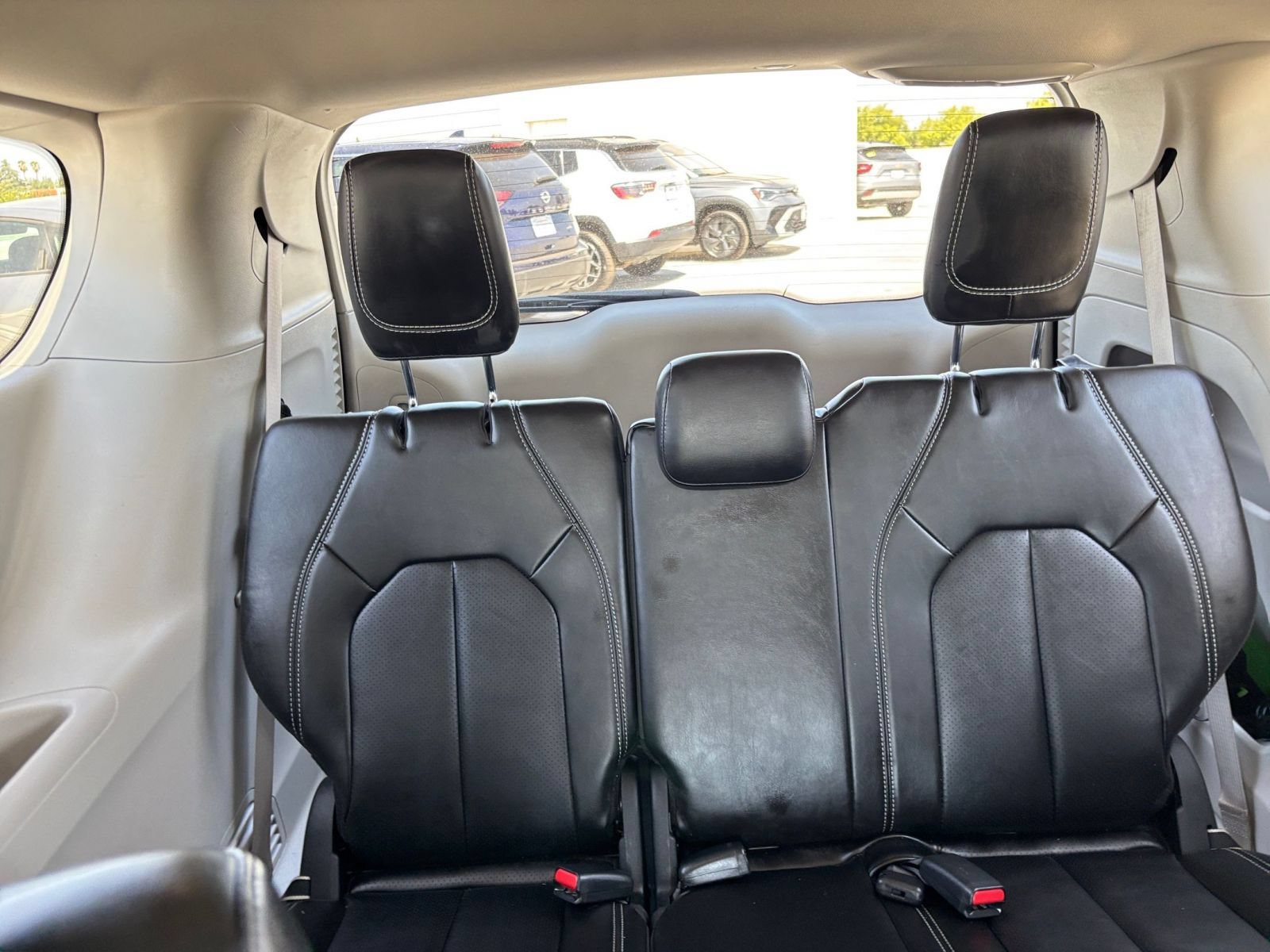 Used 2024 Chrysler Pacifica Touring-L FWD image 30