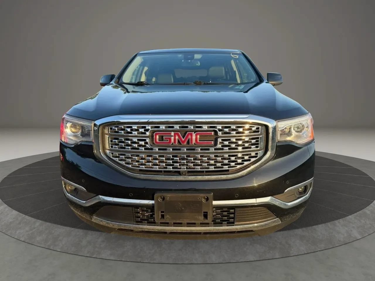 Used 2017 GMC Acadia Denali w/ Technology Package AWD/4WD image 2