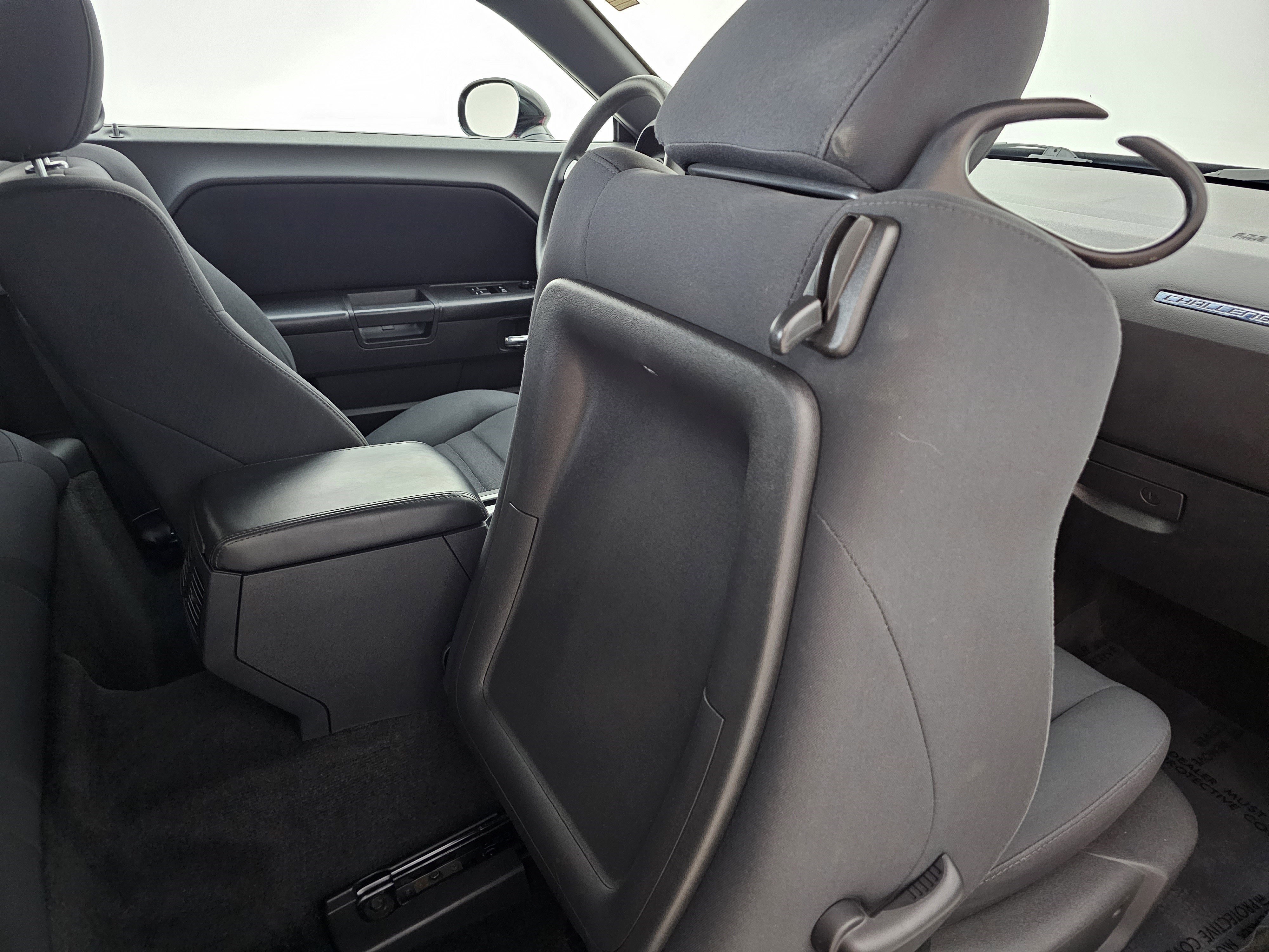 Used 2010 Dodge Challenger SE image 22