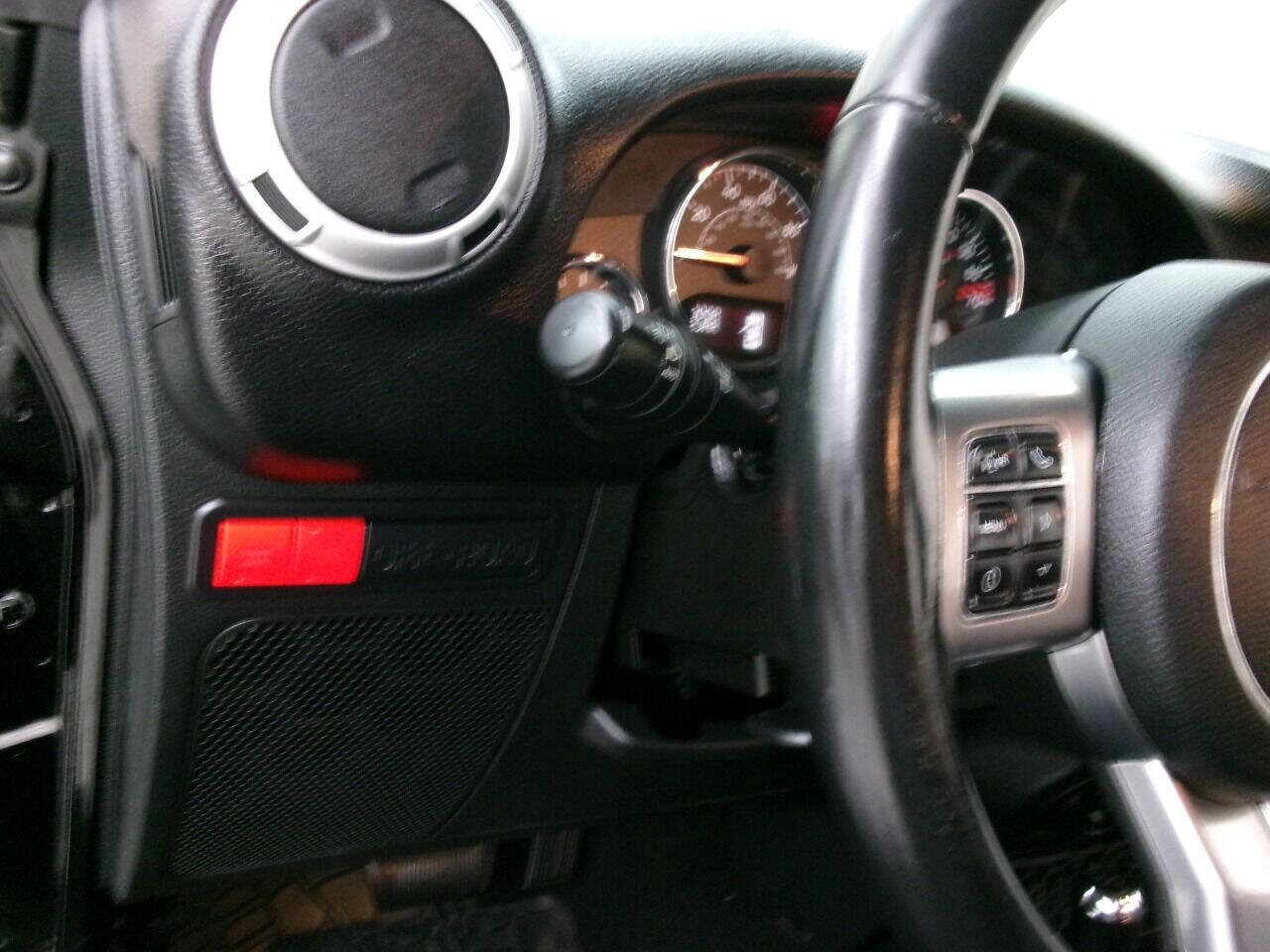 Used 2016 Jeep Wrangler Unlimited Rubicon image 30