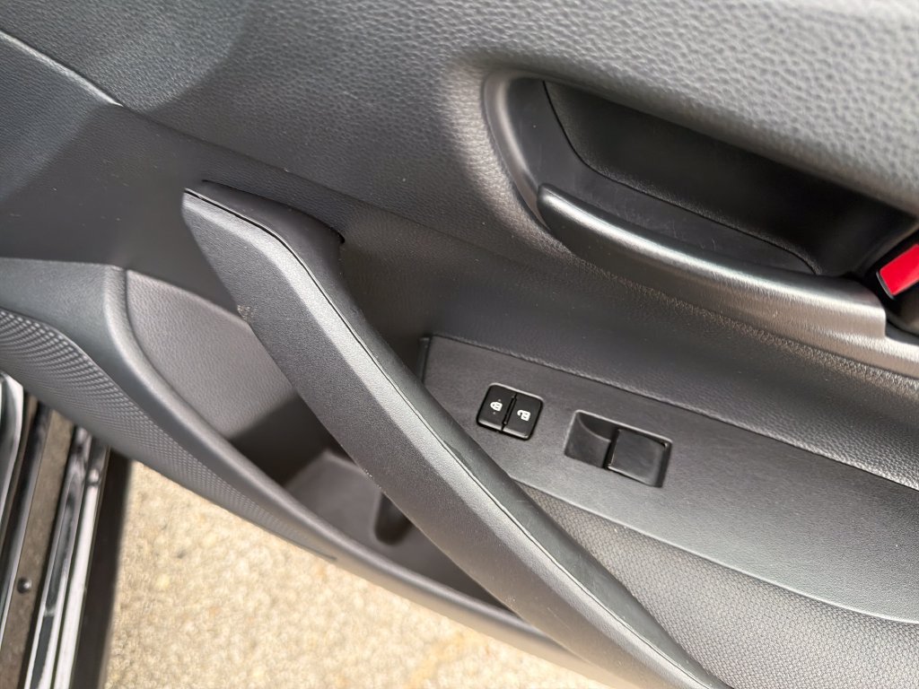 Used 2025 Toyota Corolla LE FWD image 41