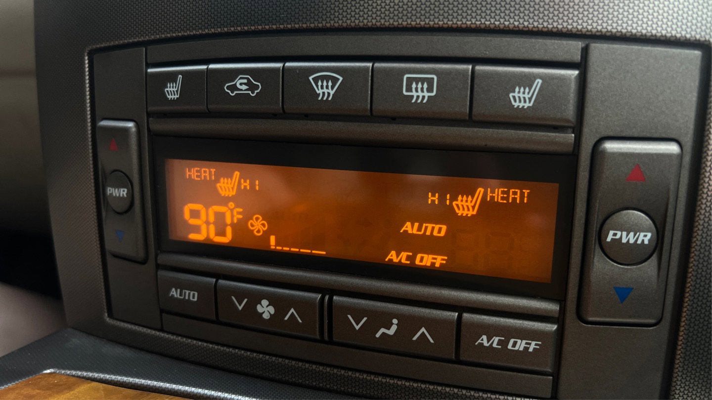 Used 2005 Cadillac XLR image 28