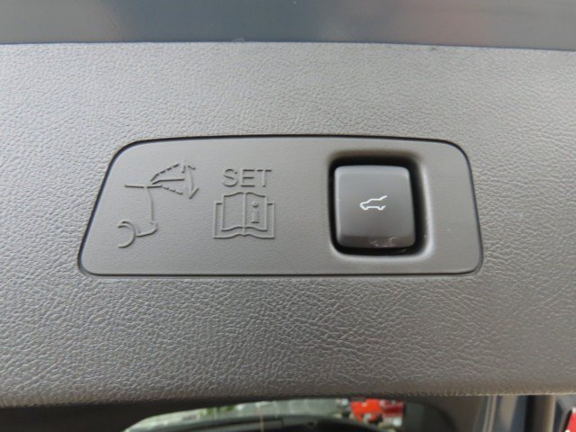 Certified 2024 Lincoln Corsair FWD w/ Equipment Group 101A image 13