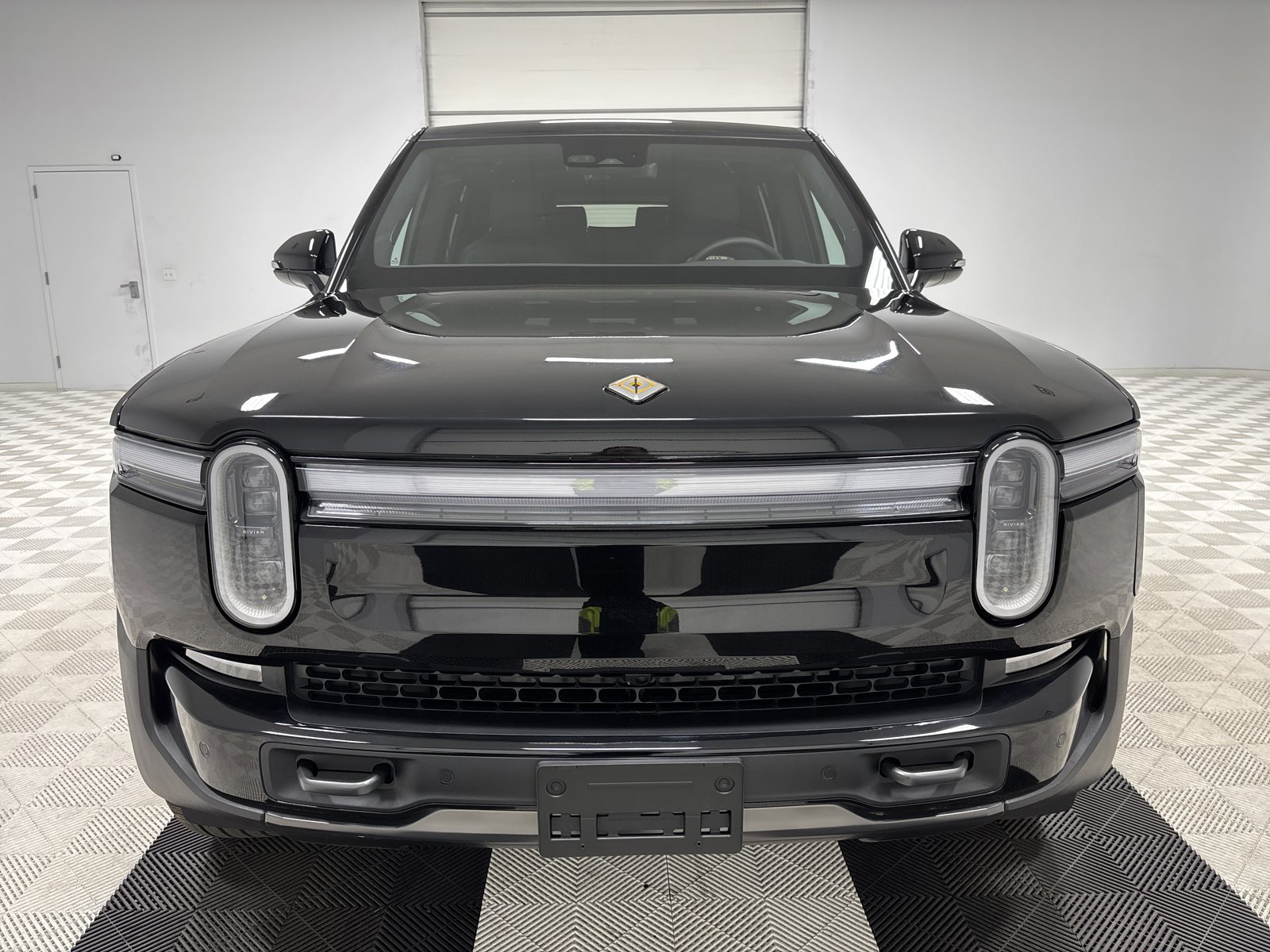 Used 2025 Rivian R1S Adventure AWD/4WD image 8