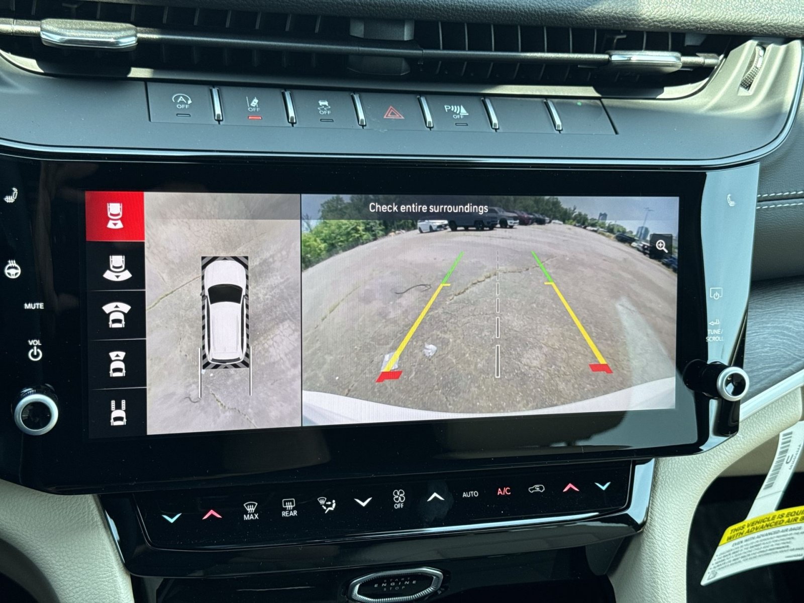 New 2026 Jeep Grand Cherokee Limited w/ Luxury Tech Group II AWD/4WD image 19