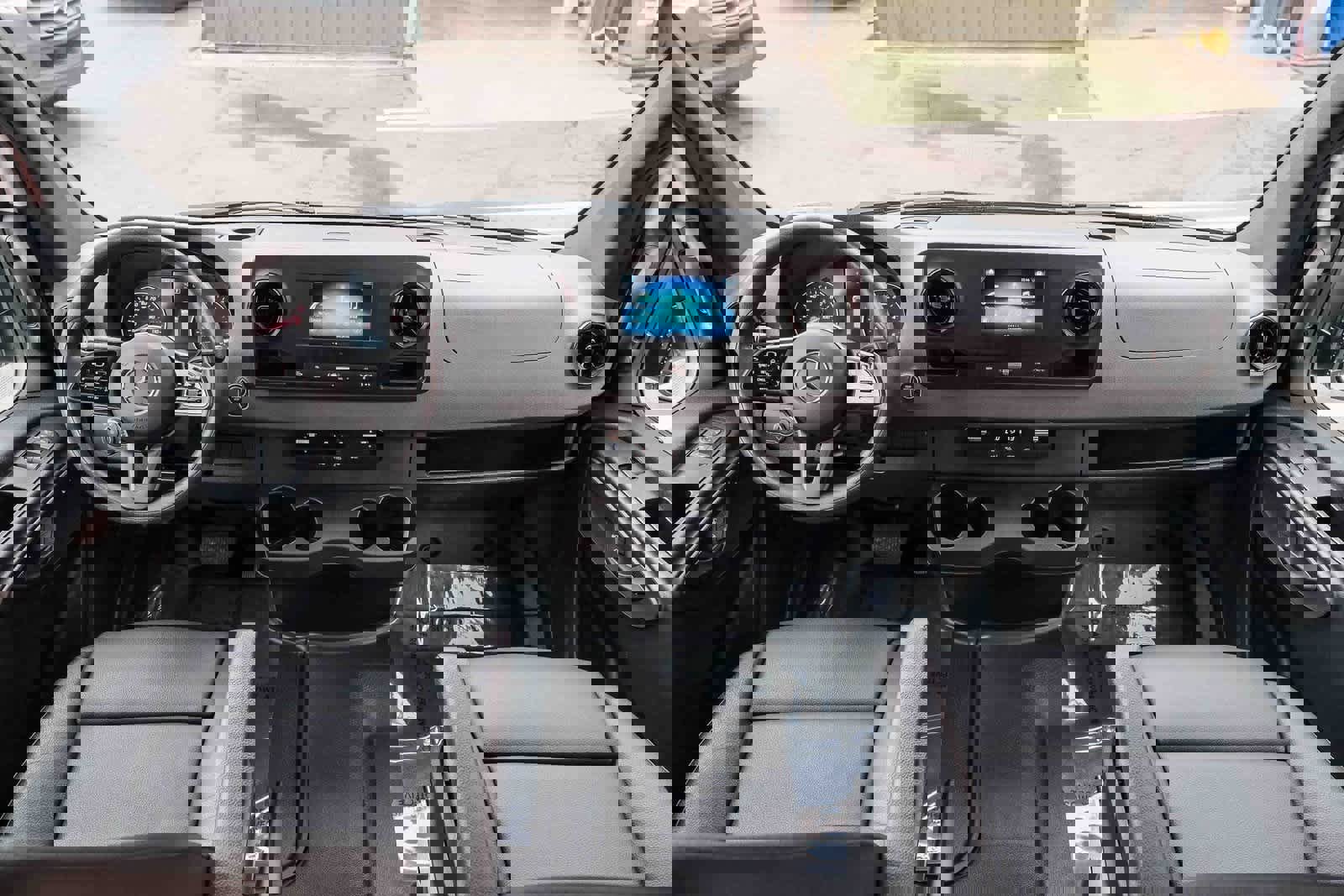 Used 2024 Mercedes-Benz Sprinter 2500 image 13