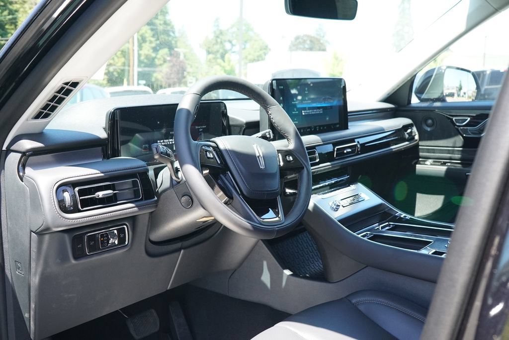 New 2026 Lincoln Aviator AWD image 21