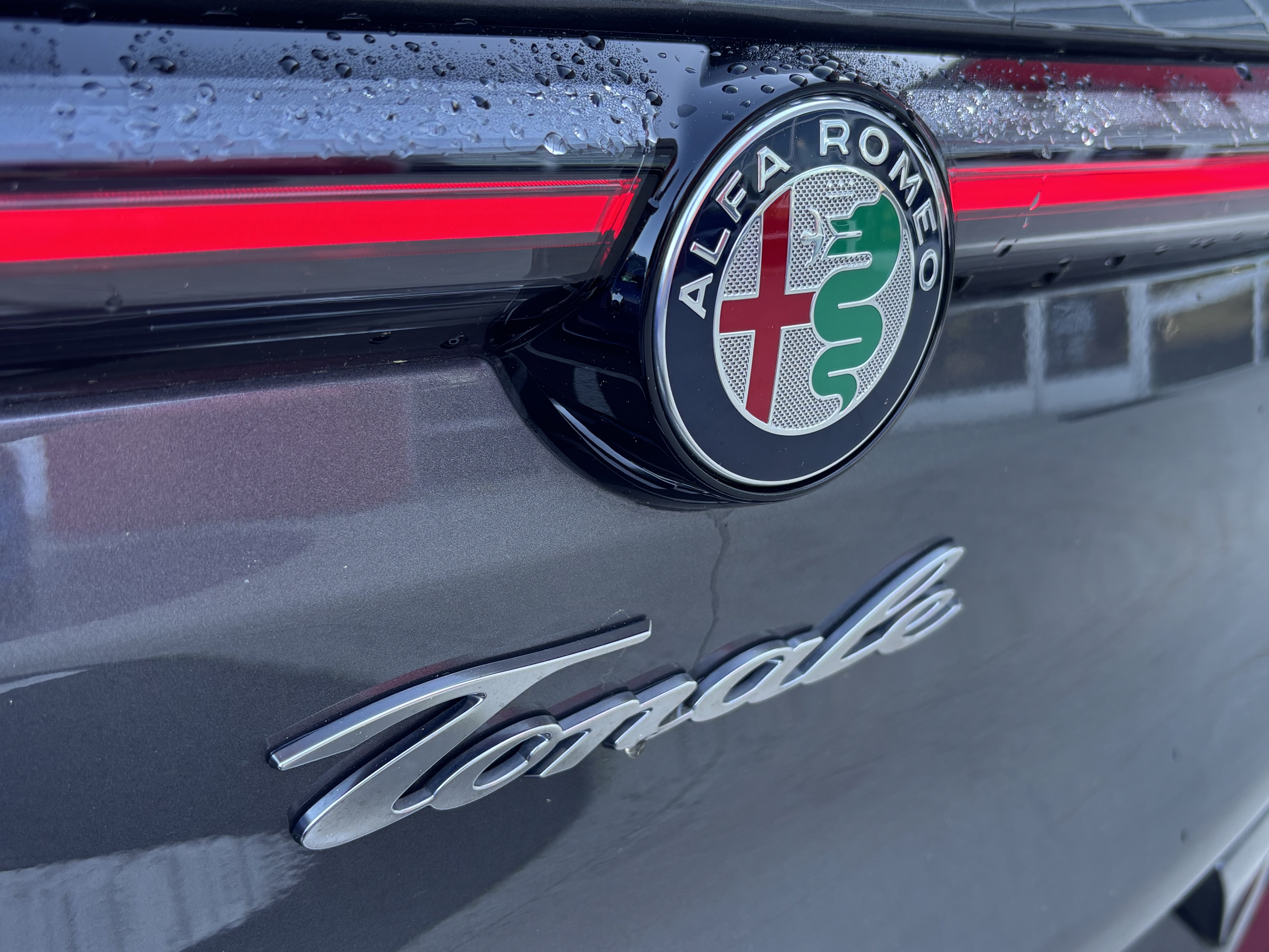 Used 2024 Alfa Romeo Tonale Veloce AWD/4WD image 14