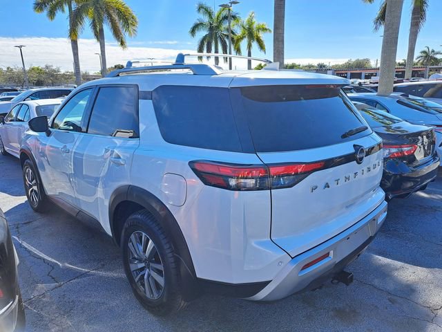 Used 2024 Nissan Pathfinder SL image 4