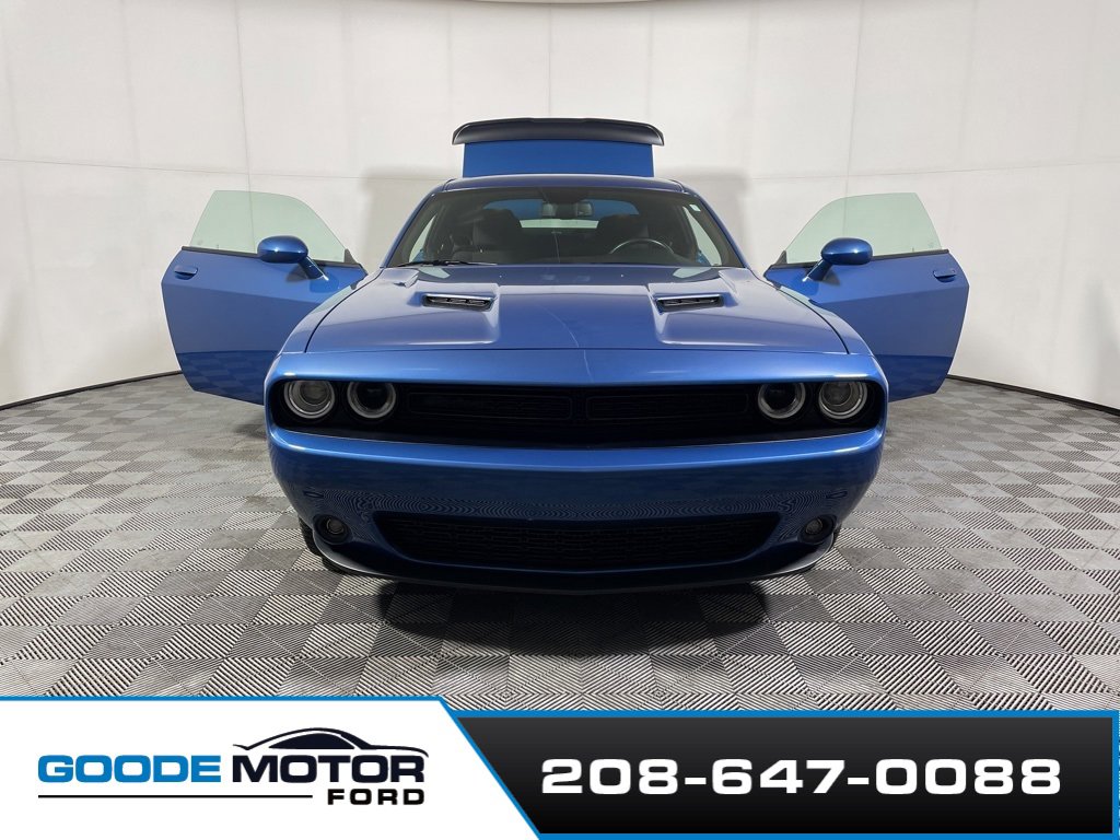 Used 2023 Dodge Challenger SXT w/ Blacktop Package image 10