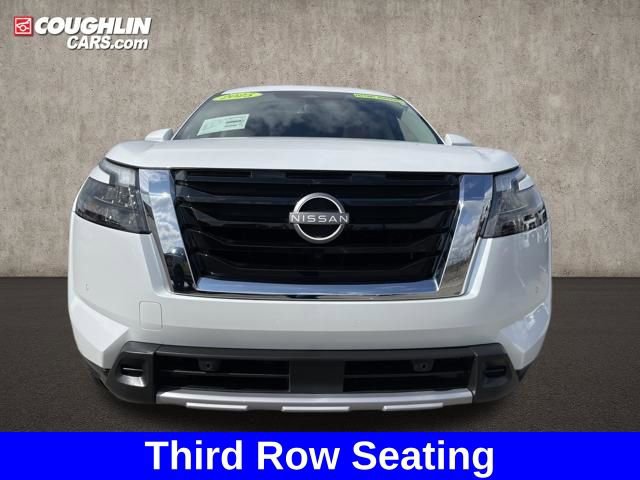 Used 2025 Nissan Pathfinder Platinum w/ Cargo Package image 8