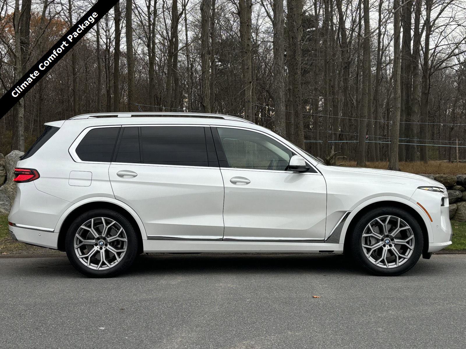 Used 2023 BMW X7 xDrive40i w/ Premium Package image 2