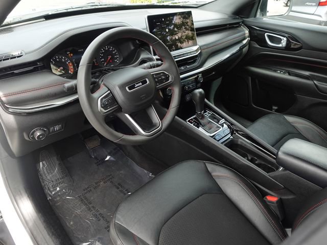 Used 2024 Jeep Compass Trailhawk AWD/4WD image 11
