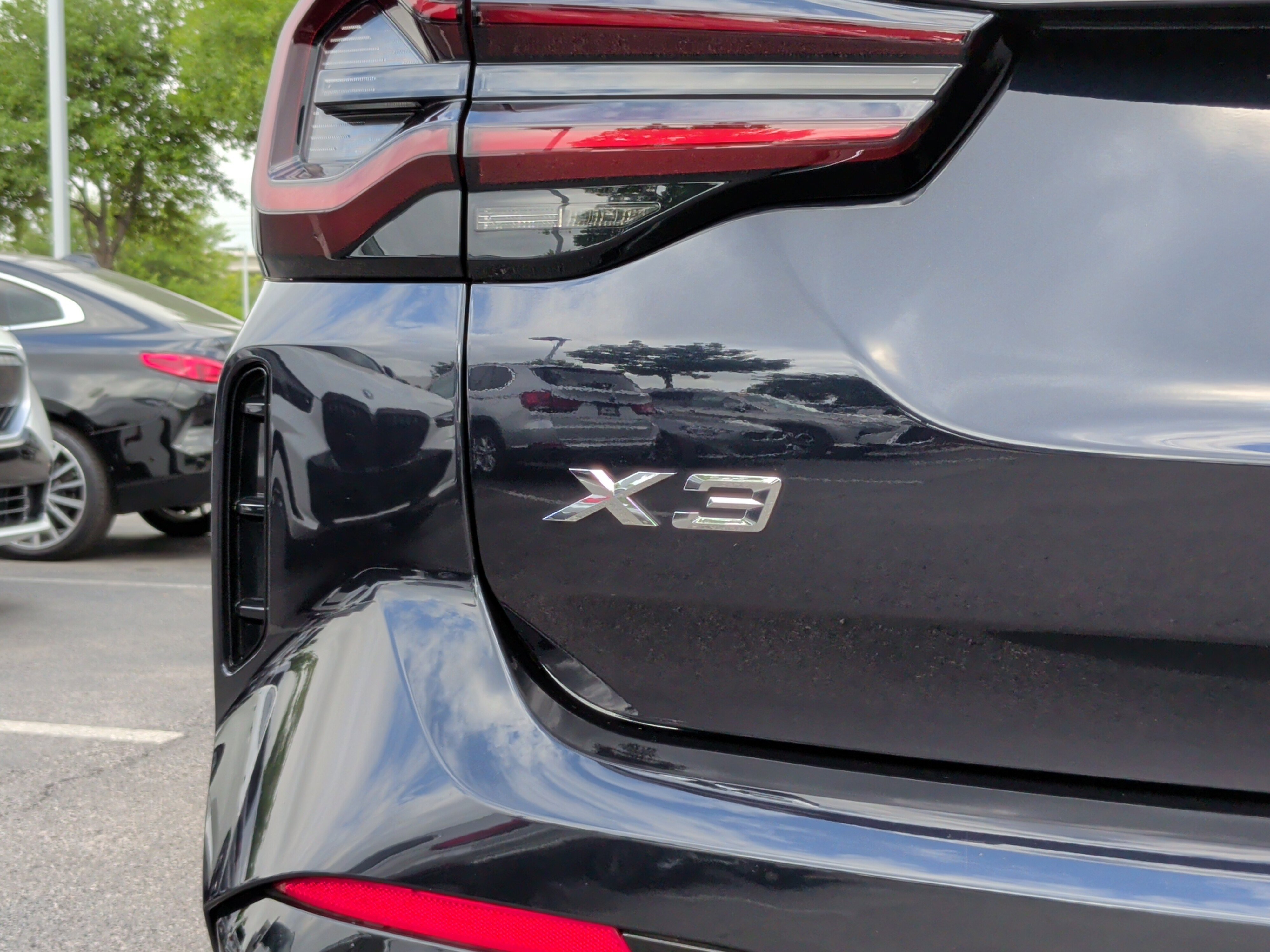 Used 2023 BMW X3 xDrive30i w/ M Sport Package image 11